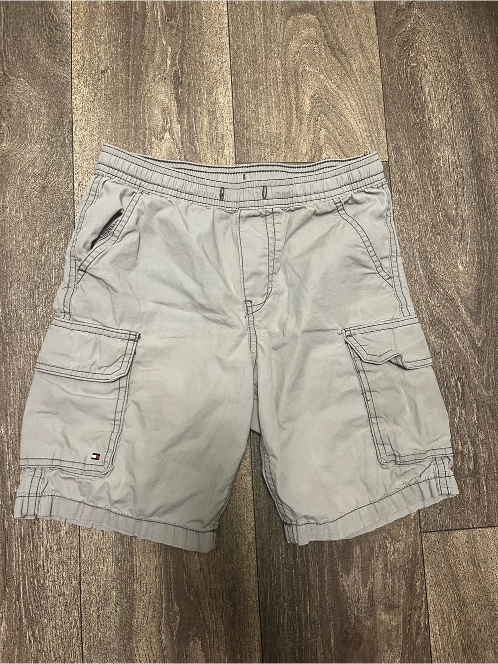 Tommy Hilfiger Kids Sz 7 Light Gray Cargo Shorts with Pocket Flaps